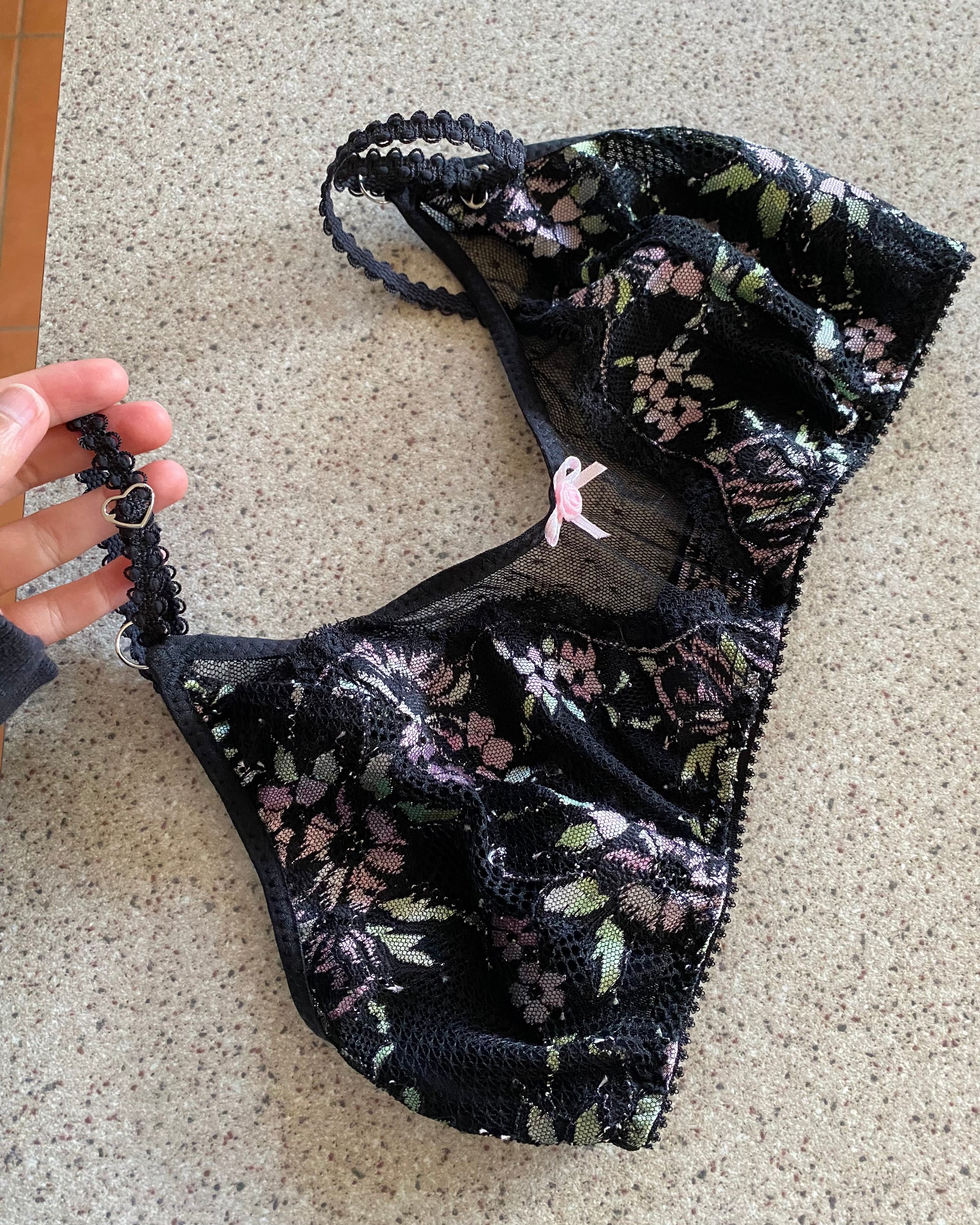 fitzpleisure, black floral lace, pink and black bra, floral bralette, pink and black bralette